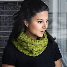 Load image into Gallery viewer, Autumn Lace Knit Cowl
