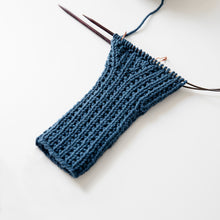 Load image into Gallery viewer, Stretchy Fingerless Gloves - Knitting Pattern