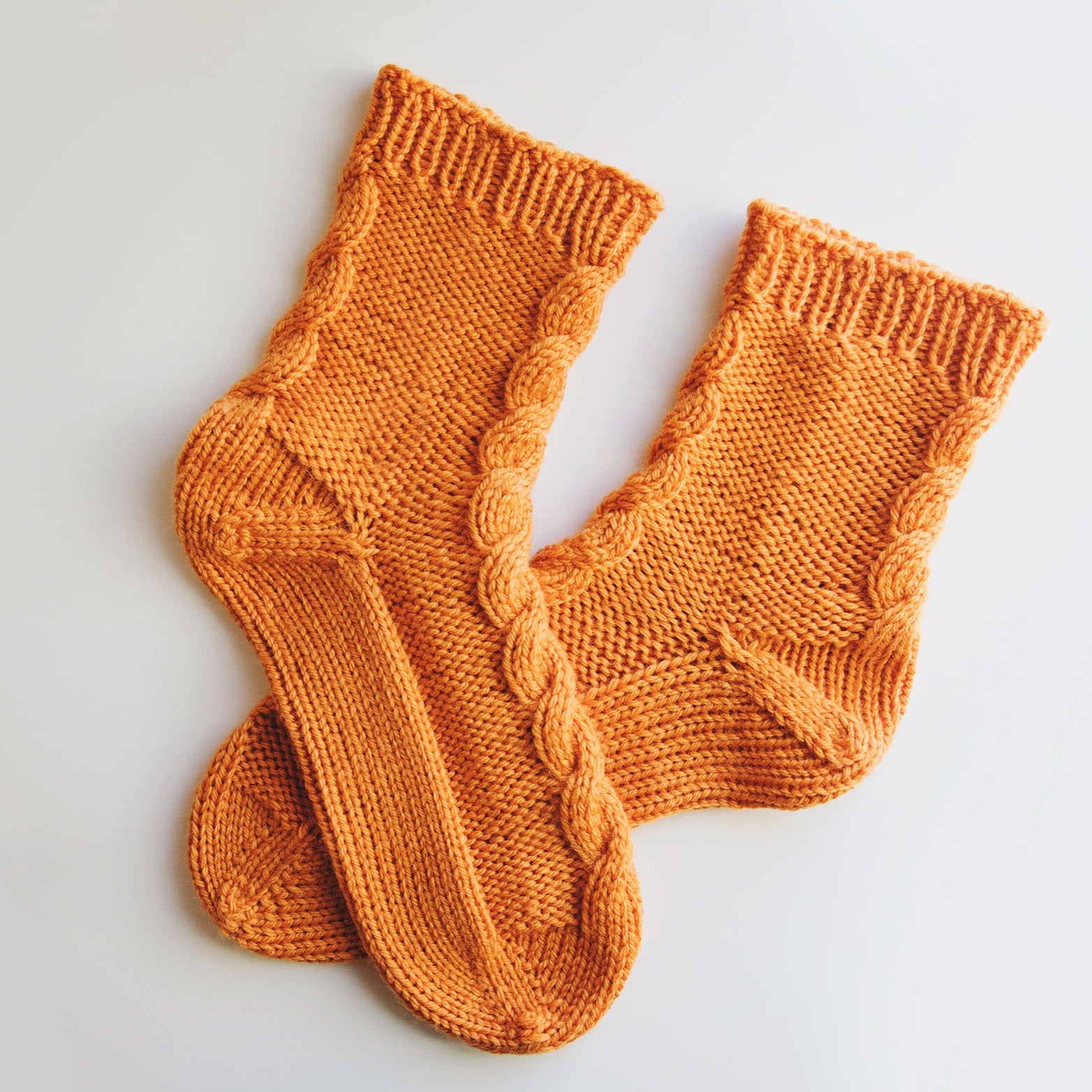 Simple Cabled Socks Knitting Pattern