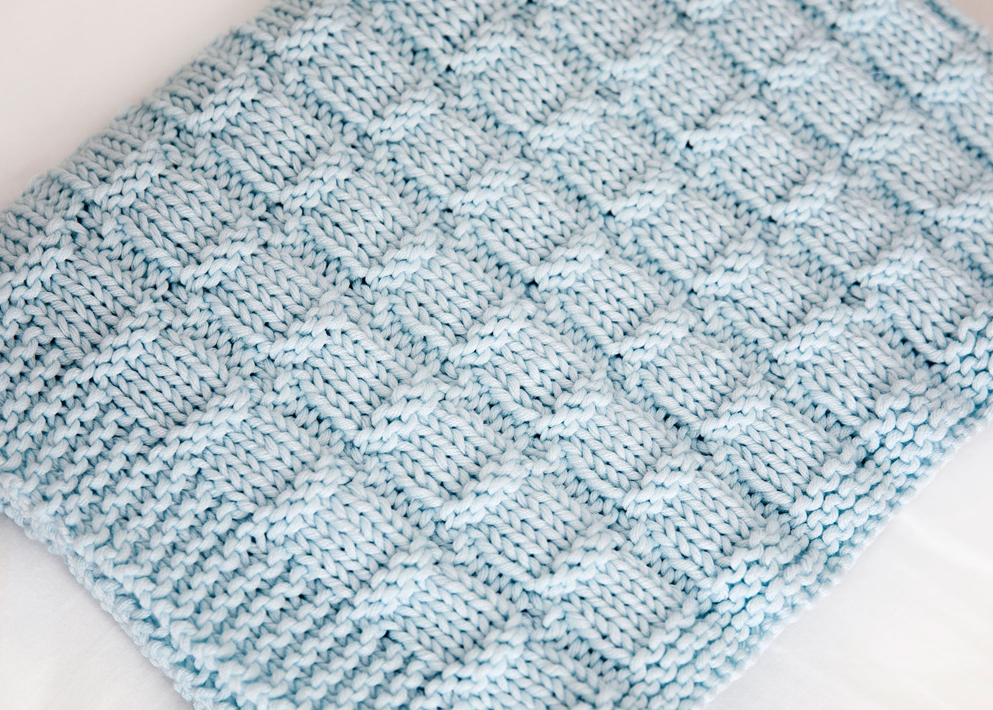Easy Beginner Crochet Baby Blanket - Leelee Knits