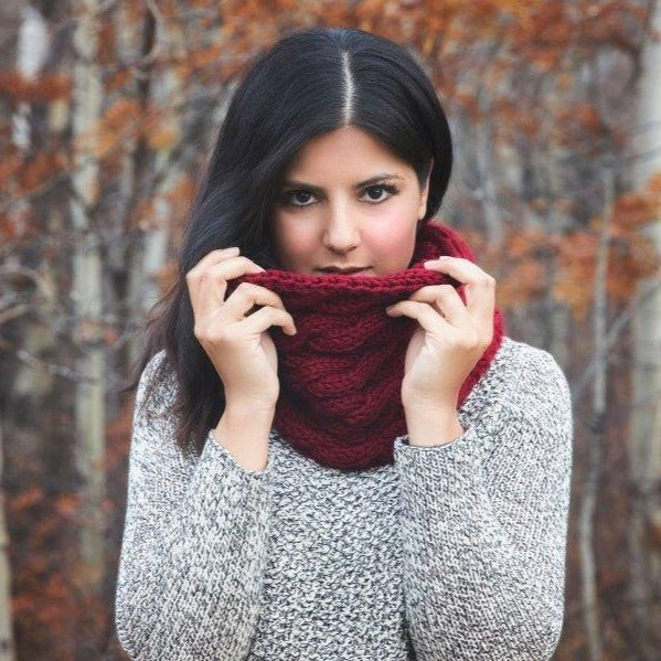 Chunky Cabled Cowl Knitting Pattern