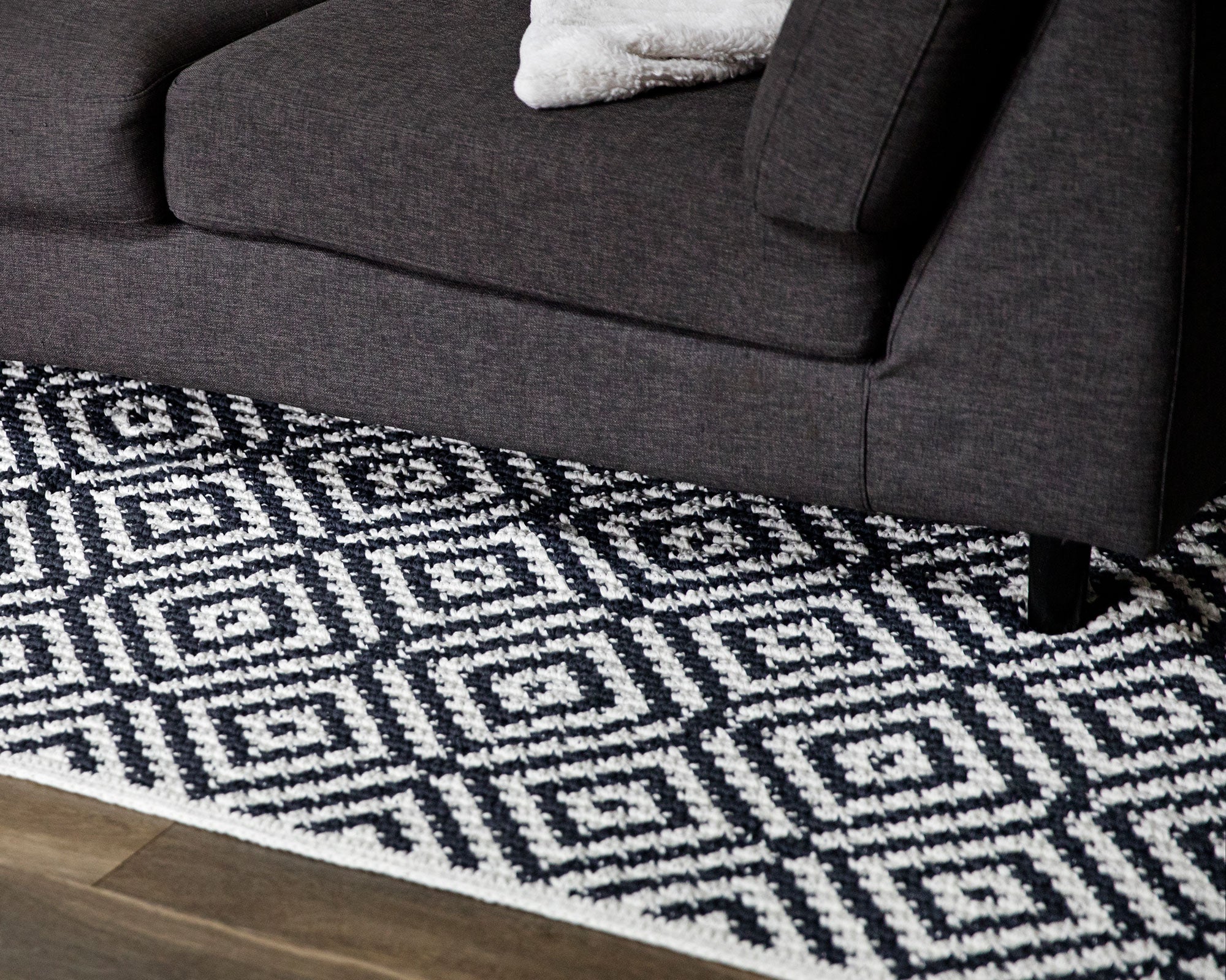 Diamond Lattice Rug Tapestry Crochet Pattern