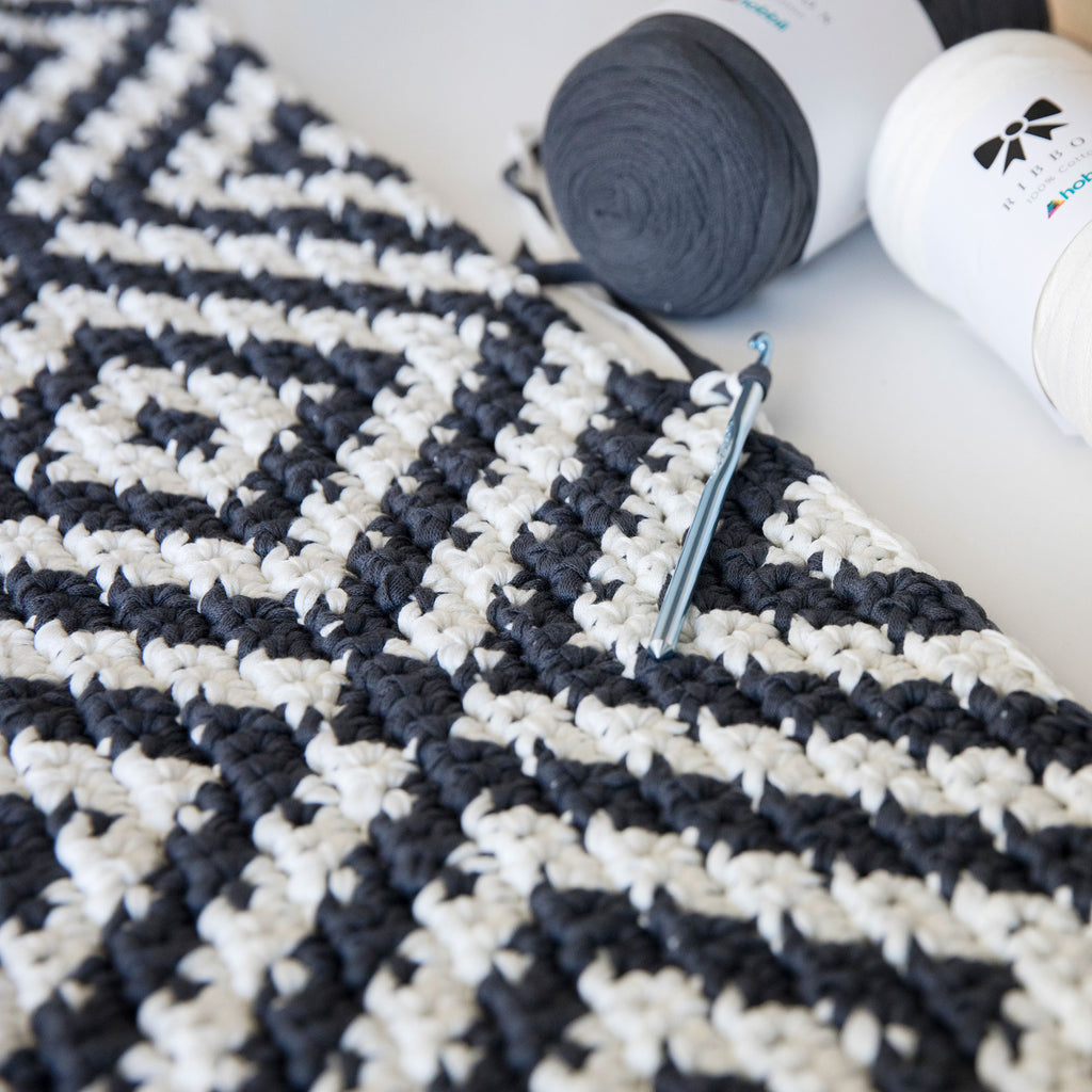 Diamond Lattice Rug Tapestry Crochet Pattern