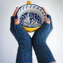 Load image into Gallery viewer, Stretchy Fingerless Gloves - Knitting Pattern
